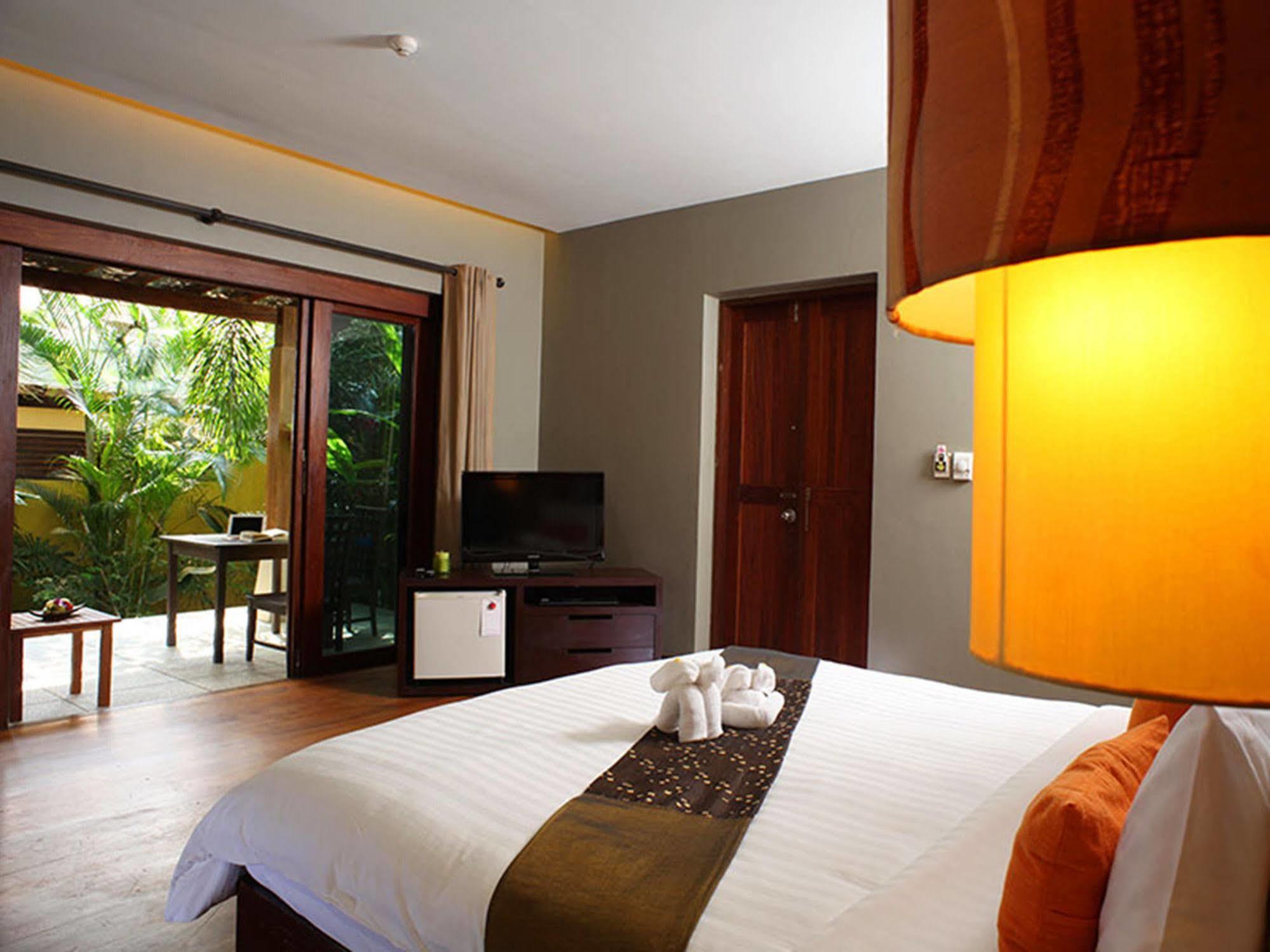 Chongfah Beach Resort Khaolak - Sha Extra Plus Кхаулак Экстерьер фото